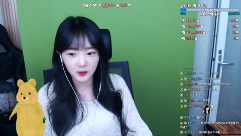 파비니잉♥ - 봉오리 웨딩사진 보는 임아니 / 임아니 : 오리 언니 개이...