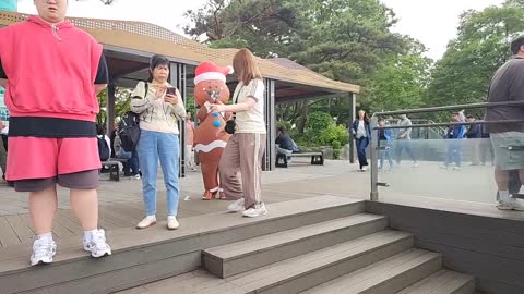 반응몬 - 외국인 꼬마들에게 사진 찍어주는 물초코의 팬서비스 / 가습기...
