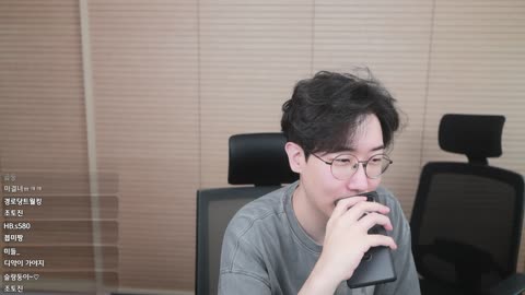 반응몬 - [클립]견자희에게 결혼 소식 전하러 통화하는 강만식 반응