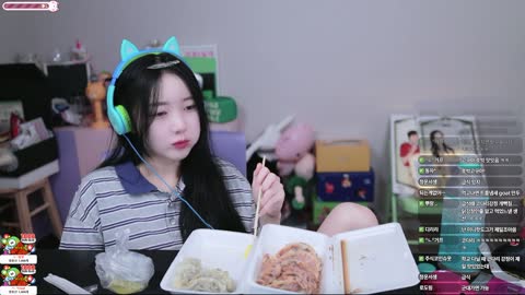 반응몬 - [클립]밥보스 대위에게 만두 갖다주는 애교용