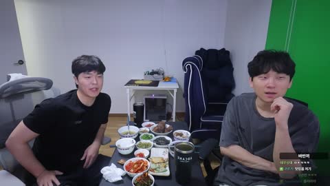 주륵주륵르르 - [클립]민교에게 아버지가 담군 도라지주 선물하는 옥맨