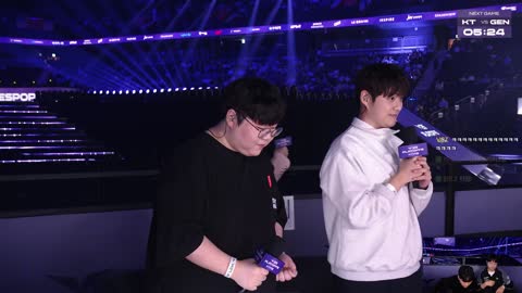 주륵주륵르르 - [클립]이은빈: 옆에 울프 뱅님이 방송을 하고 계세요 ...