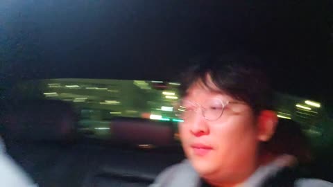 반응몬 - [클립]귀칼 피규어 사들고 택시안에서 애교용이랑 통화하는 ...