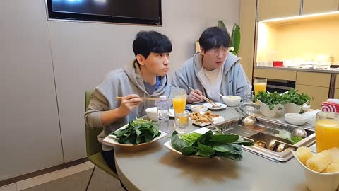 반응몬 - [클립]상호x민교를 일본인으로 착각한 중국 하이디라오 직원...