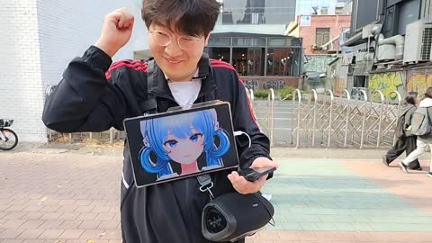 주륵주륵르르 - [클립]홍버데 길거리 버스킹 한세긴 새삥에 안절부절하...