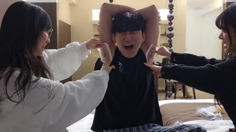 주륵주륵르르 - [클립]김민교 겨털 테이프 삑사리 내는 수야