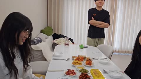 주륵주륵르르 - [클립]김민교: 요즘 운동 많이 된다 밈이래요 우리 엄...