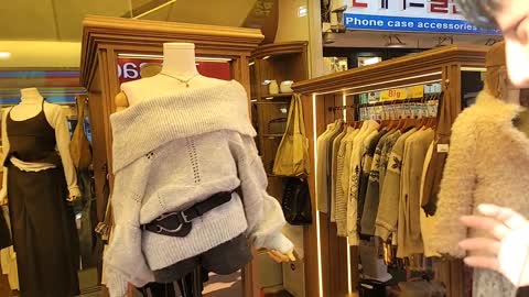 주륵주륵르르 - [클립]고세구에게 의상 대보는데 알아보는 직원