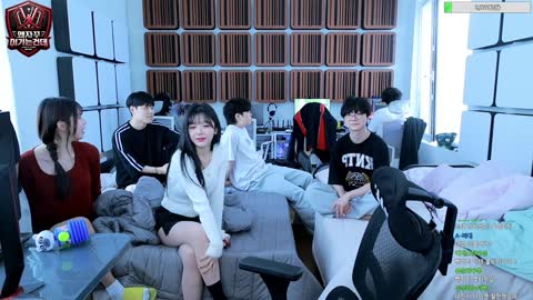 주륵주륵르르 - [클립]??: 클리드 하랑이 다리 보면서 침 삼켰다 채팅...