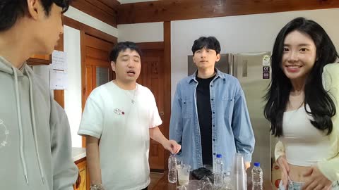 주륵주륵르르 - [클립]갑자기 바지 살짝 내리는 타미미에 놀란 성태