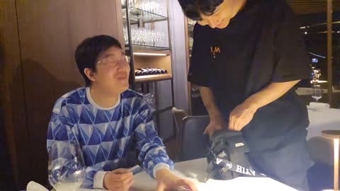 주륵주륵르르 - [클립]직원 앞에서 품격있는 가위바위보 식사비 이상호...