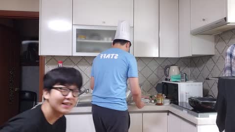 플라즈마단 - [클립][무수인턴] 	한둬얼 : 잠깐만 사장아 이 꽃무늬 접시...