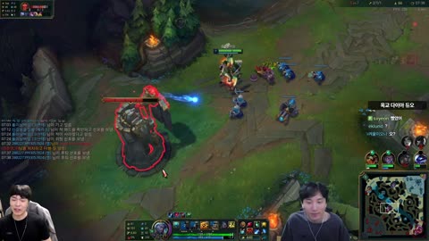 주륵주륵르르 - [클립]민교: 사일러스 궁 누구꺼 뺏었어요? 옥맨: 자르...
