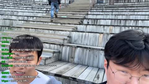 주륵주륵르르 - [클립]이지상 사과를 받는데 점점 표정이 밝아지는 장...