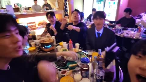 주륵주륵르르 - [클립]하니니가 제일 괜찮은 사람에게 한잔을 준다면