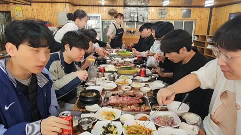 주륵주륵르르 - [클립]롤비여행 이동갈비먹쟙