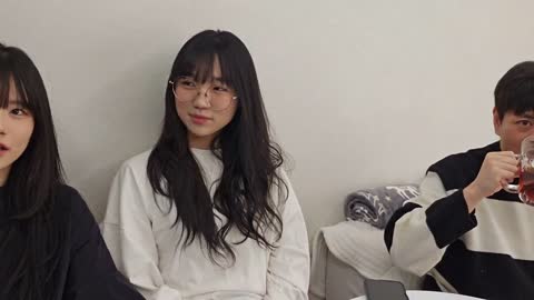 주륵주륵르르 - [클립]수야: 2세는 계획없나요 3세? 타요: 3세는 손주...