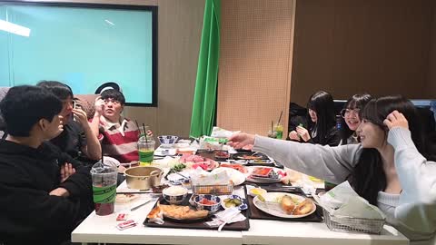 주륵주륵르르 - [클립]민교: 디졌다 오늘 내 손 가만안둬