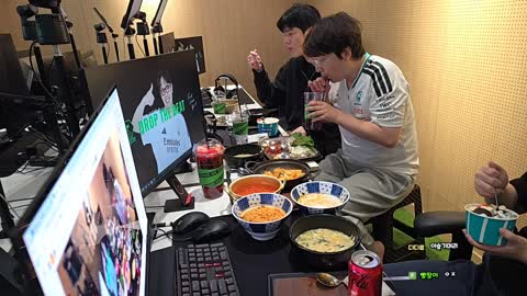 주륵주륵르르 - [클립]정윤종: 배우님이랑 많이 친해졌어? 연락처 있어...