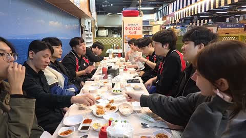 주륵주륵르르 - [클립]버돌: 염보성님이 많이 잘해지셨던데요 염보성: ...