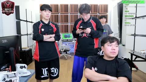 [클립]	염보성 : 집에가서 리프레시 받으면서 하고싶어 여기서 계속 하고 싶어? / 레이닝 : 당연히 집 가는게 낫지 / 이상호 : 형 합숙을 그만둘지 알았어?ㅋㅋㅋㅋ