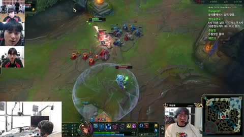 주륵주륵르르 - [클립]김민교 1대1 라인전 이기는 이상호