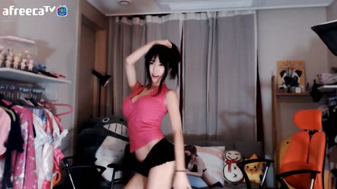 실례합니다~ 열매 위글위글 댄스 할게요~