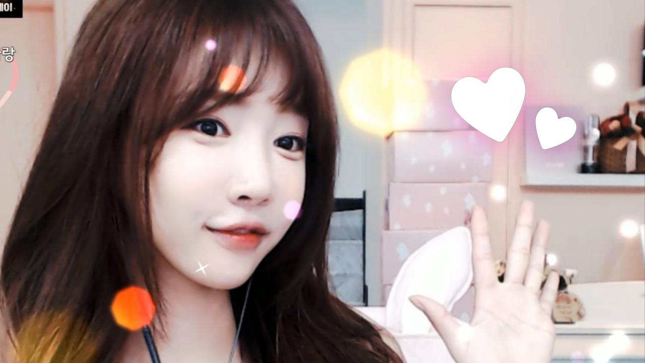셀리멍 때리고 보게 되는 여캠 셀리의 리액션 !