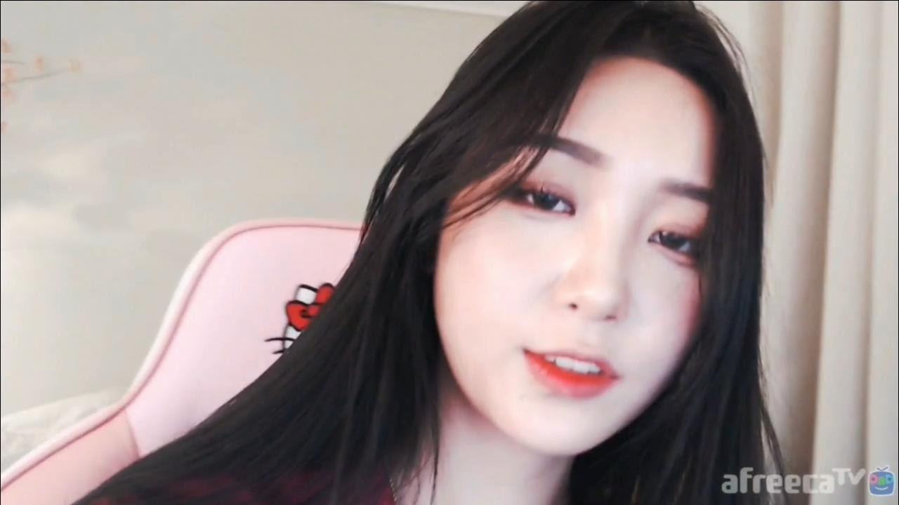 해은 :: 지긋이 바라보다가 3심쿵유발 