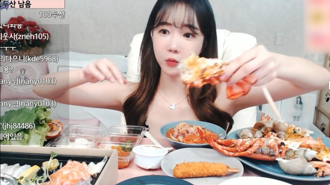 셀리 랍스터와 싱싱한 해물이 한가득!