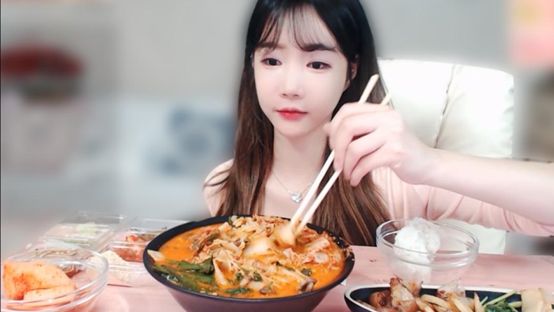 셀리 곱창 칼국수 셀리도 먹어봤습니다!