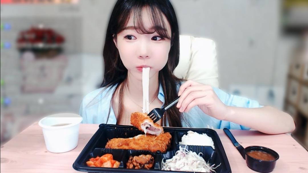 셀리 치~즈가 가득!! 치즈 롤까스!