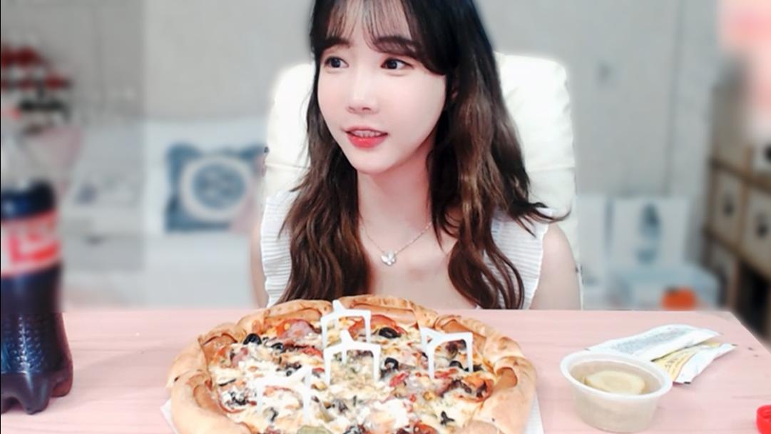셀리 피자와 김치의 조합이란?!