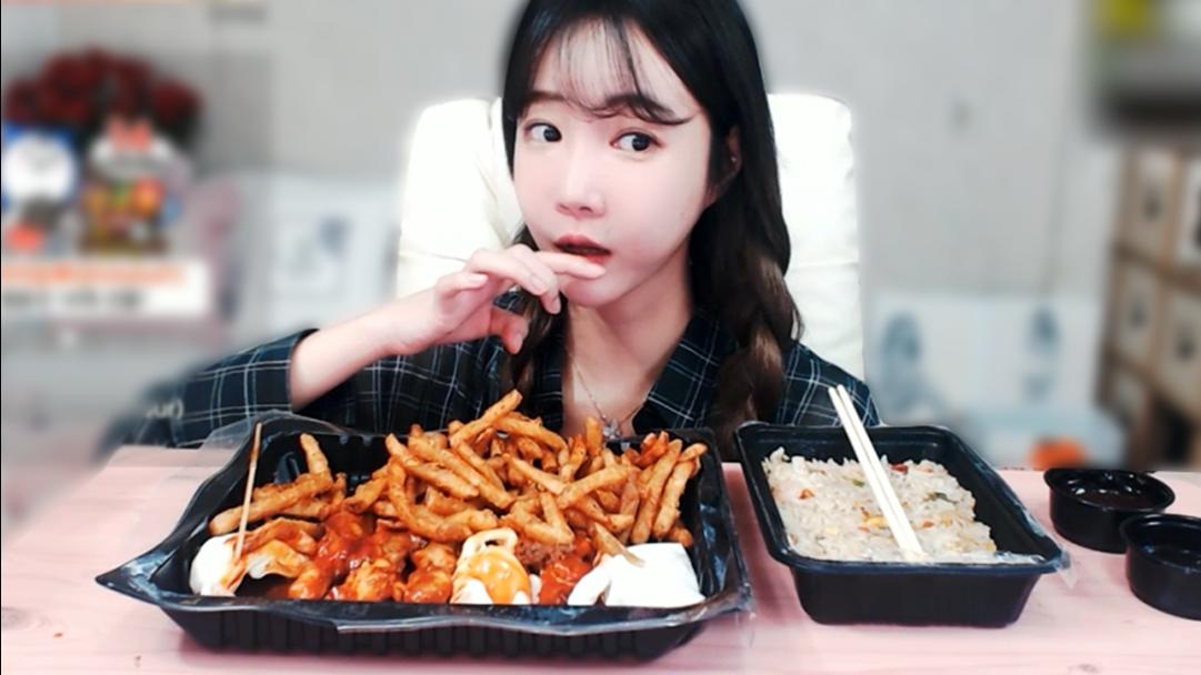 셀리 매콤하게 맛있는 닭꼬치 먹방!