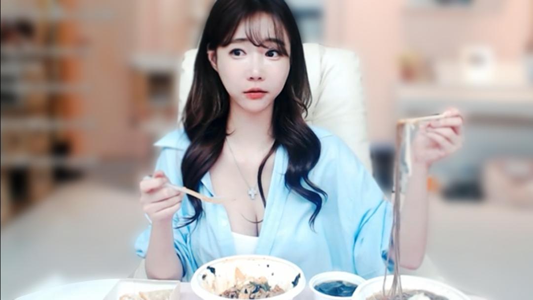 셀리 더위 날리는 제육과 냉면의 조합!