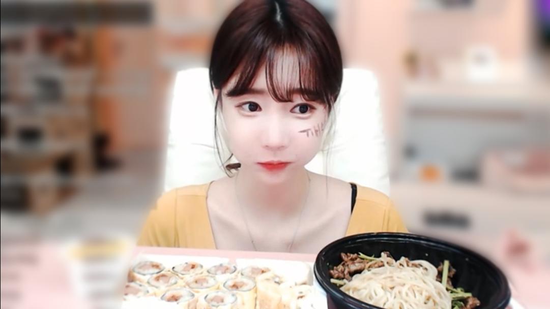 셀리 셀리의 힐링소통먹방! 간장쫄면 꼬망꼬망~!