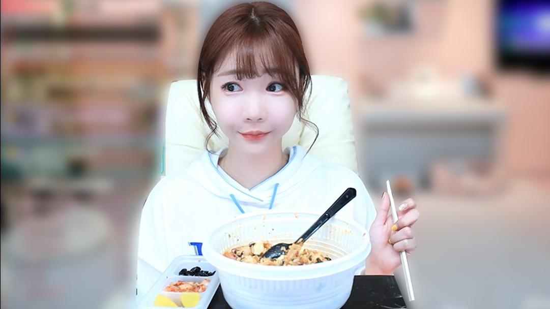 셀리 셀리의 비빔밥 먹방 보러가실까요?