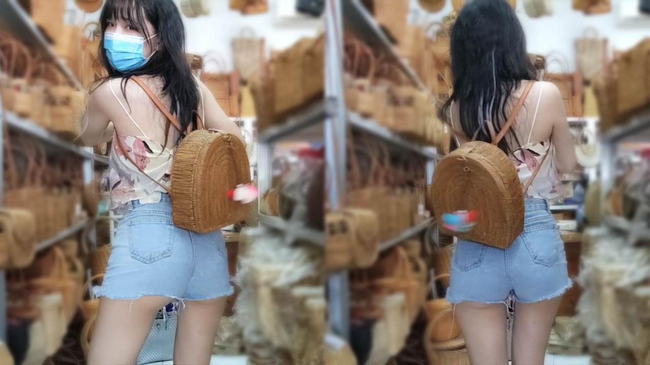 발리 기념품 가게에서 발견한...