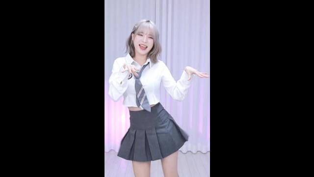교복 깅예솔-WANNABE