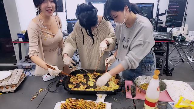 류하야 수니그룹 망하면 푸드트럭해서 우리 전이나 팔자