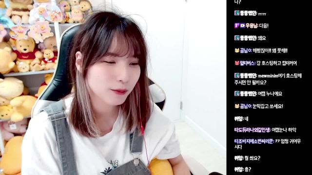 트수에게 칭찬을 못받아본 세계