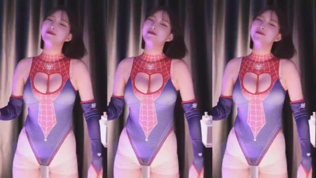 육덕 스파이더걸..